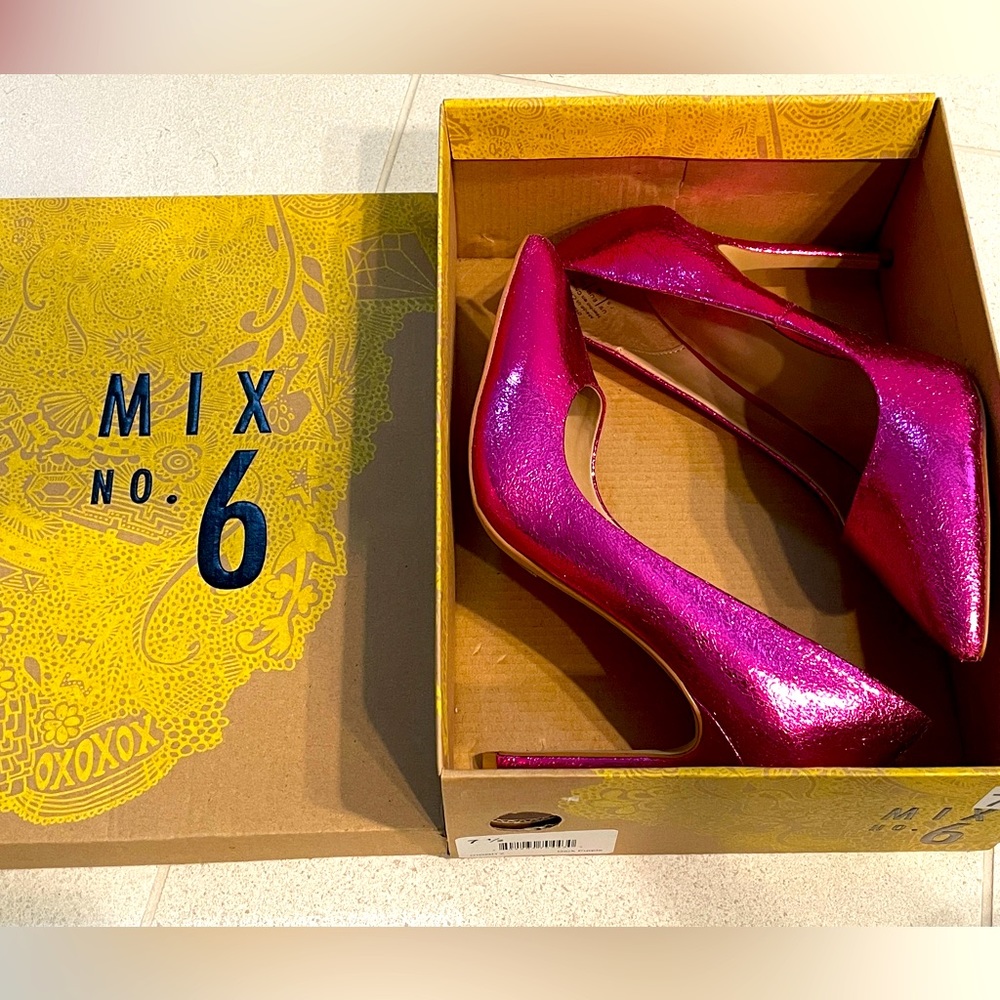 Mix no. 6 metallic pink pumps